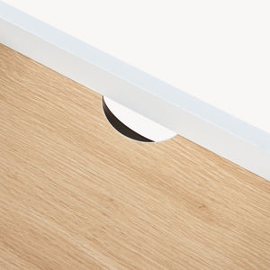 Stolik nocny Kuorshare 55x42x37 cm biały/dąb [en.casa]