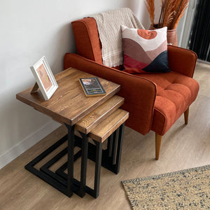 Zestaw stolików Rørvig w zestawie 3 z drewna sosnowego, bejcowane [en.casa]