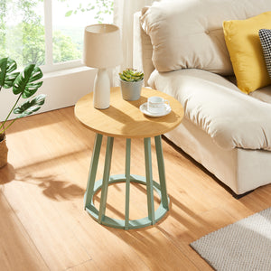 Stolik boczny Lensuu 48xØ48 cm pastelowa zieleń/dąb [en.casa]