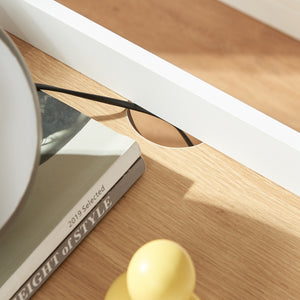 Stolik nocny Kuorshare 55x42x37 cm biały/dąb [en.casa]