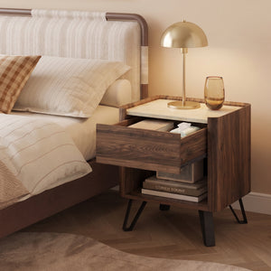 Stolik nocny Trorlon 55x50x40 cm w optyce orzecha/trawertynu [en.casa]