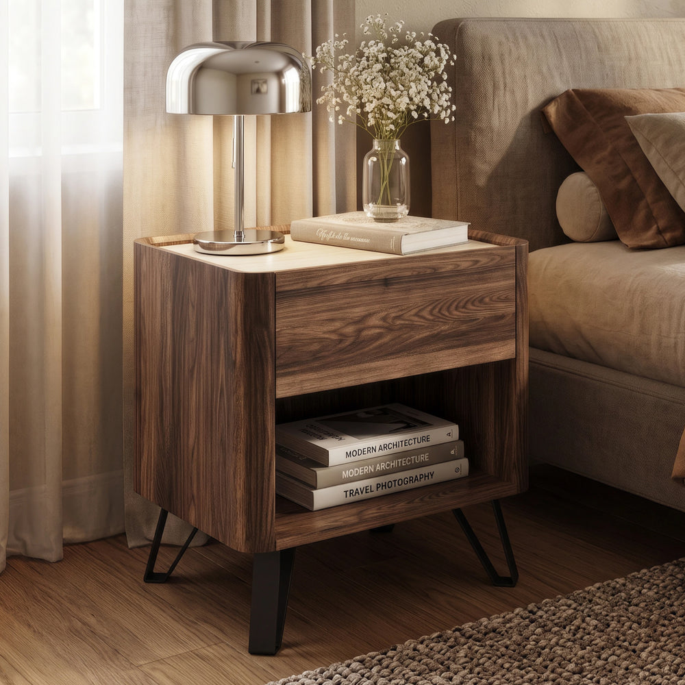 Stolik nocny Trorlon 55x50x40 cm w optyce orzecha/trawertynu [en.casa]