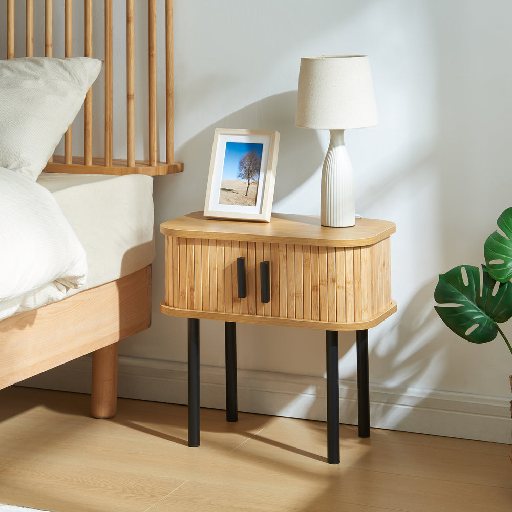 Stolik boczny Tvedestrand 48x30x45 cm kolory drewna/czarny [en.casa]